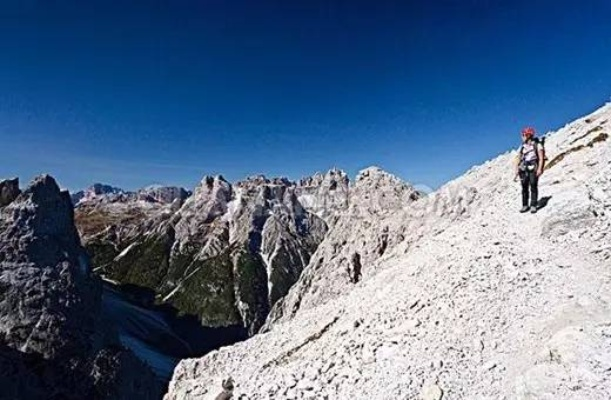 攀爬思维的迷宫，跳出这山望着那山高的陷阱